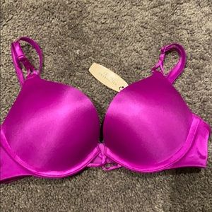 NWT Victoria’s Secret Fushia Bombshell Bra 32A